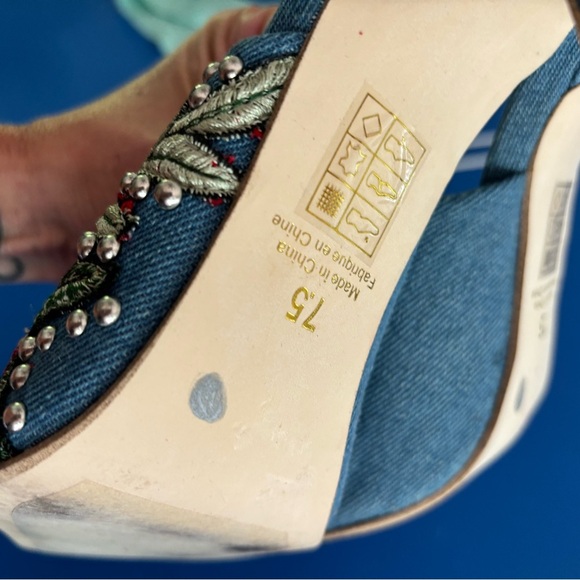 Anthropologie Jeffrey Campbell Women's Embroidered Denim Mules - Red and Gold - Picture 6 of 6